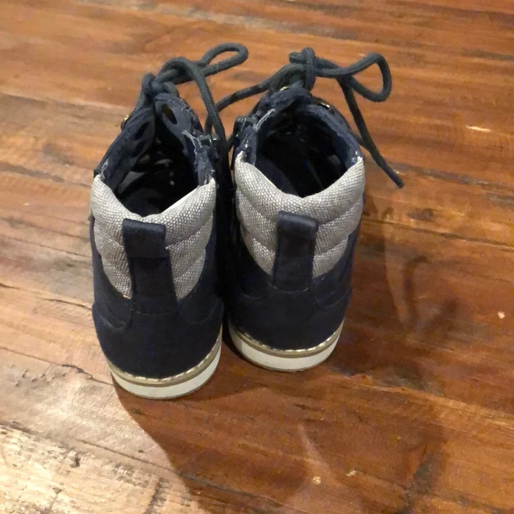 BabyGap Lace up high top boots
